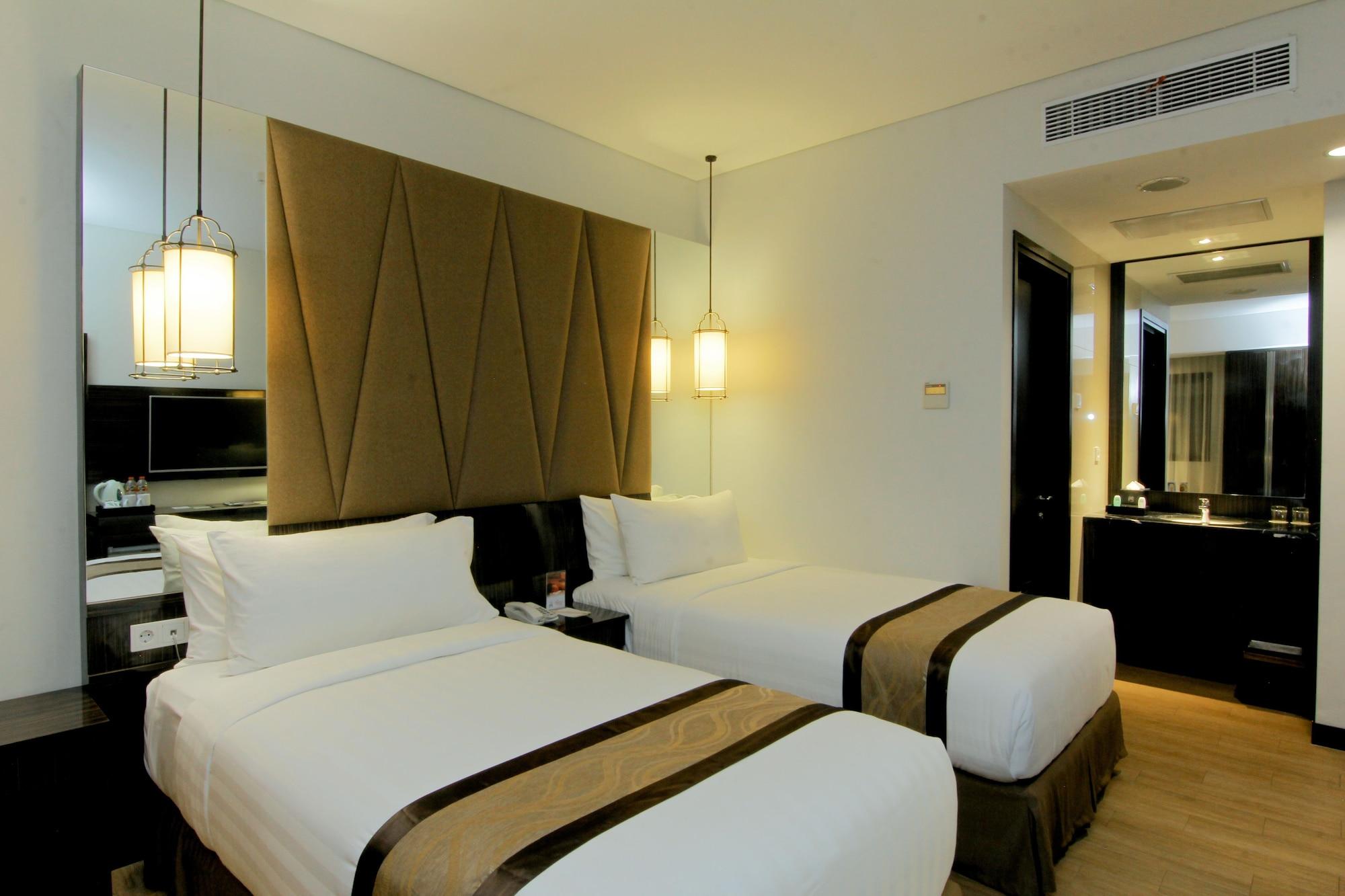 The Atrium Hotel & Resort Yogyakarta Melati Exterior photo